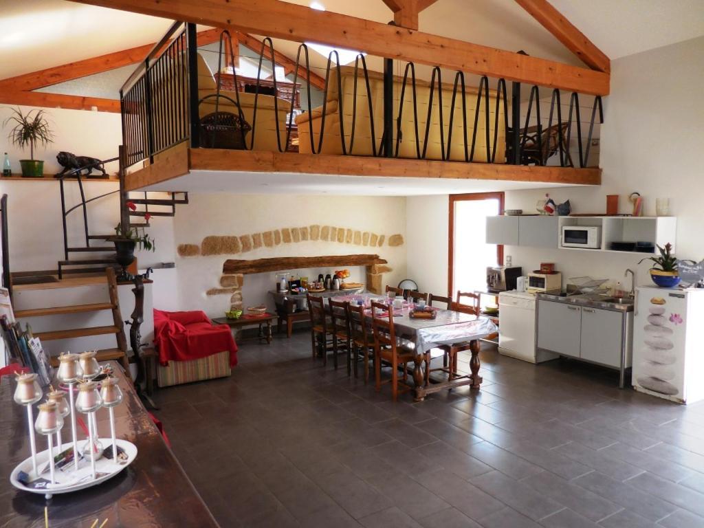 Maison D'Hotes Des 2 Chenes Bessenay Экстерьер фото
