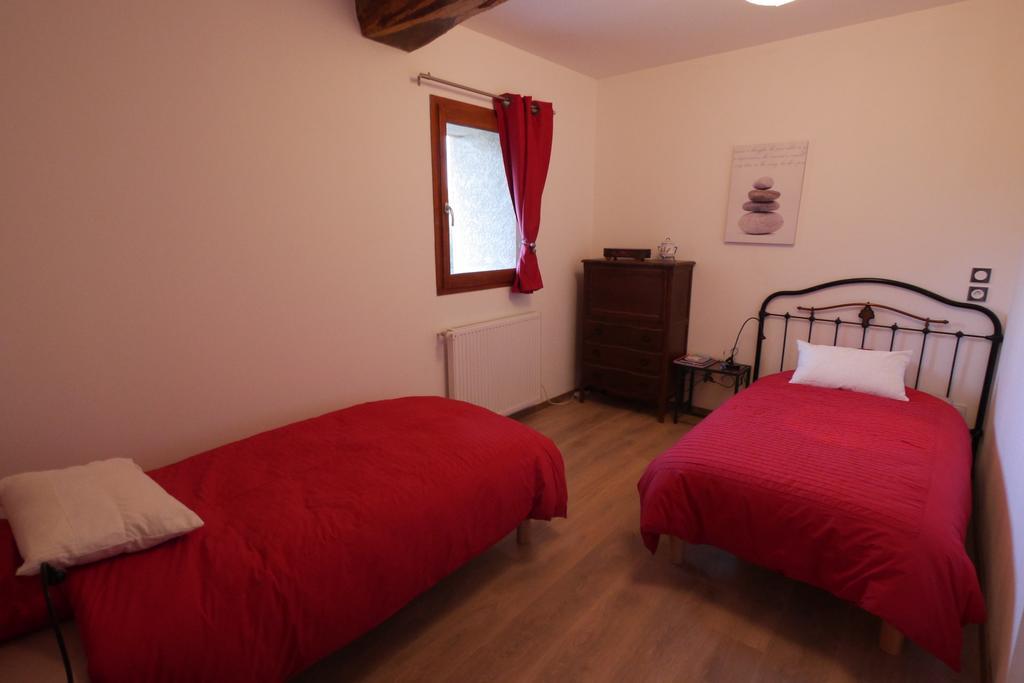 Maison D'Hotes Des 2 Chenes Bessenay Экстерьер фото